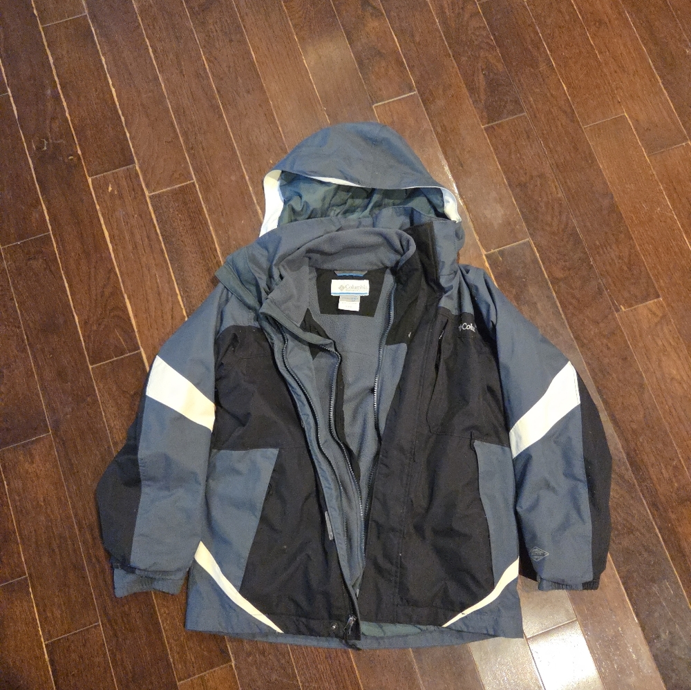 Columbia Boys’ Bugaboo™ 3-in-1 Interchange Jacket, Size Medium - Black and Gray